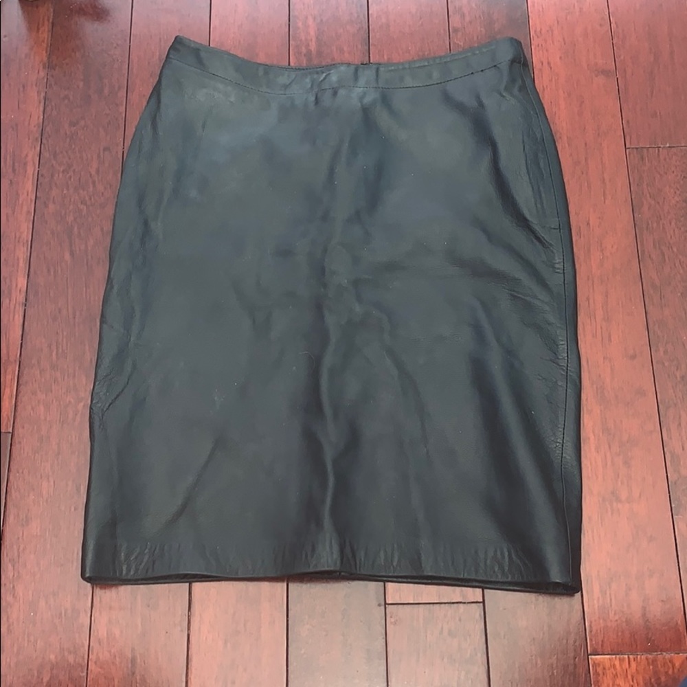 G2000 Genuine Leather black skirt (size 7)